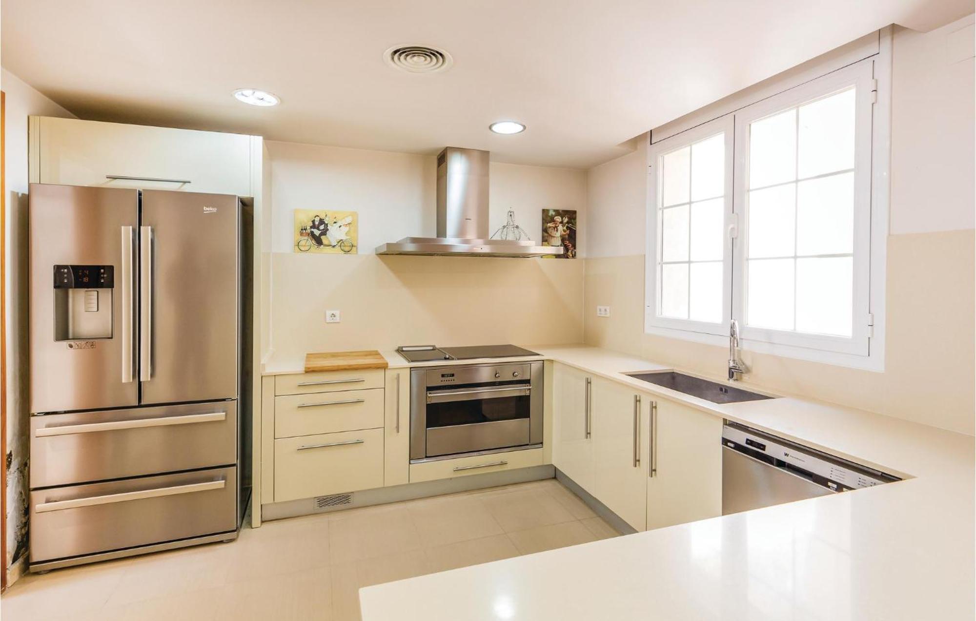 Nice Home In Cabrils With House A Mountain View Extérieur photo