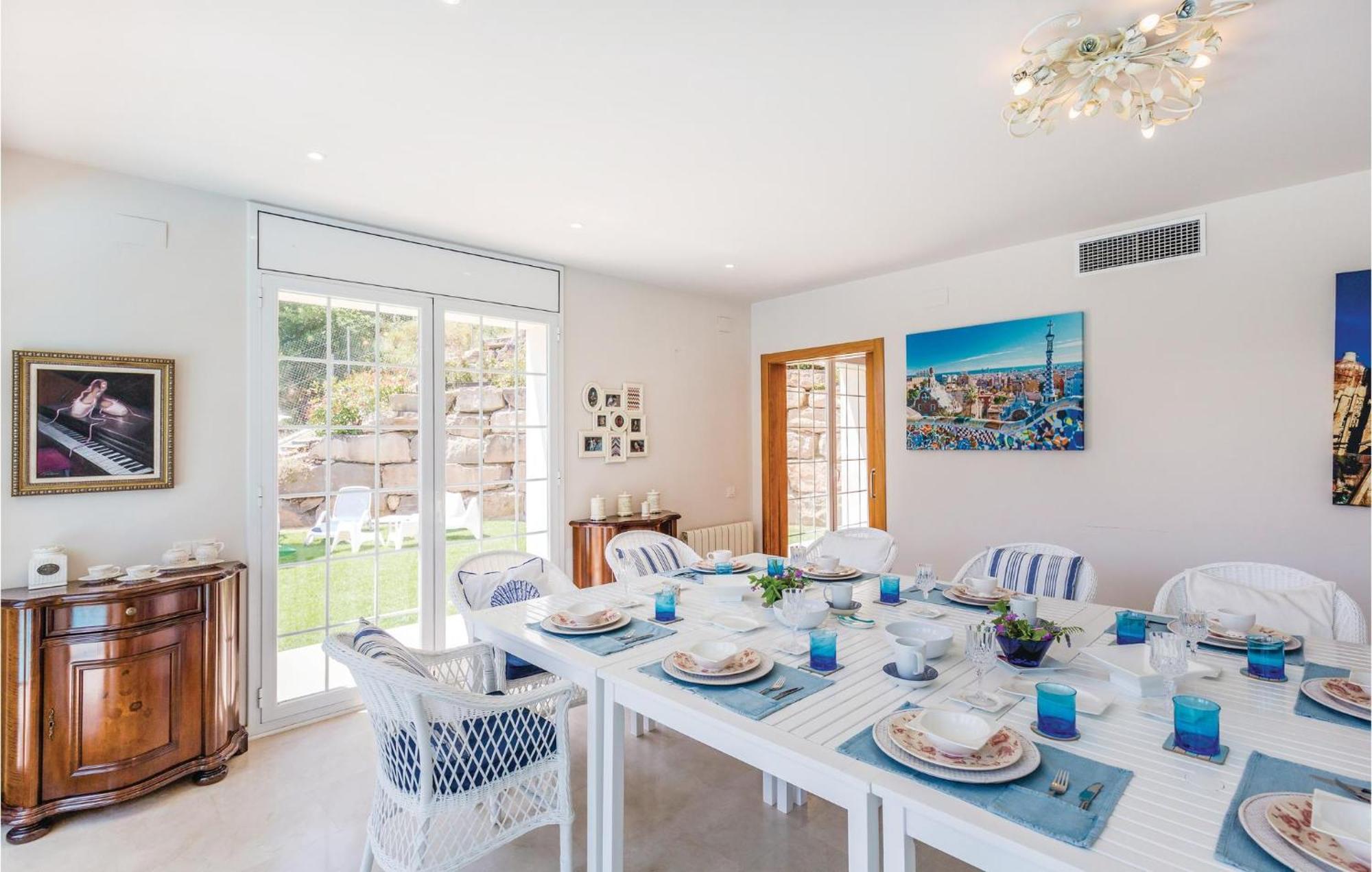 Nice Home In Cabrils With House A Mountain View Extérieur photo