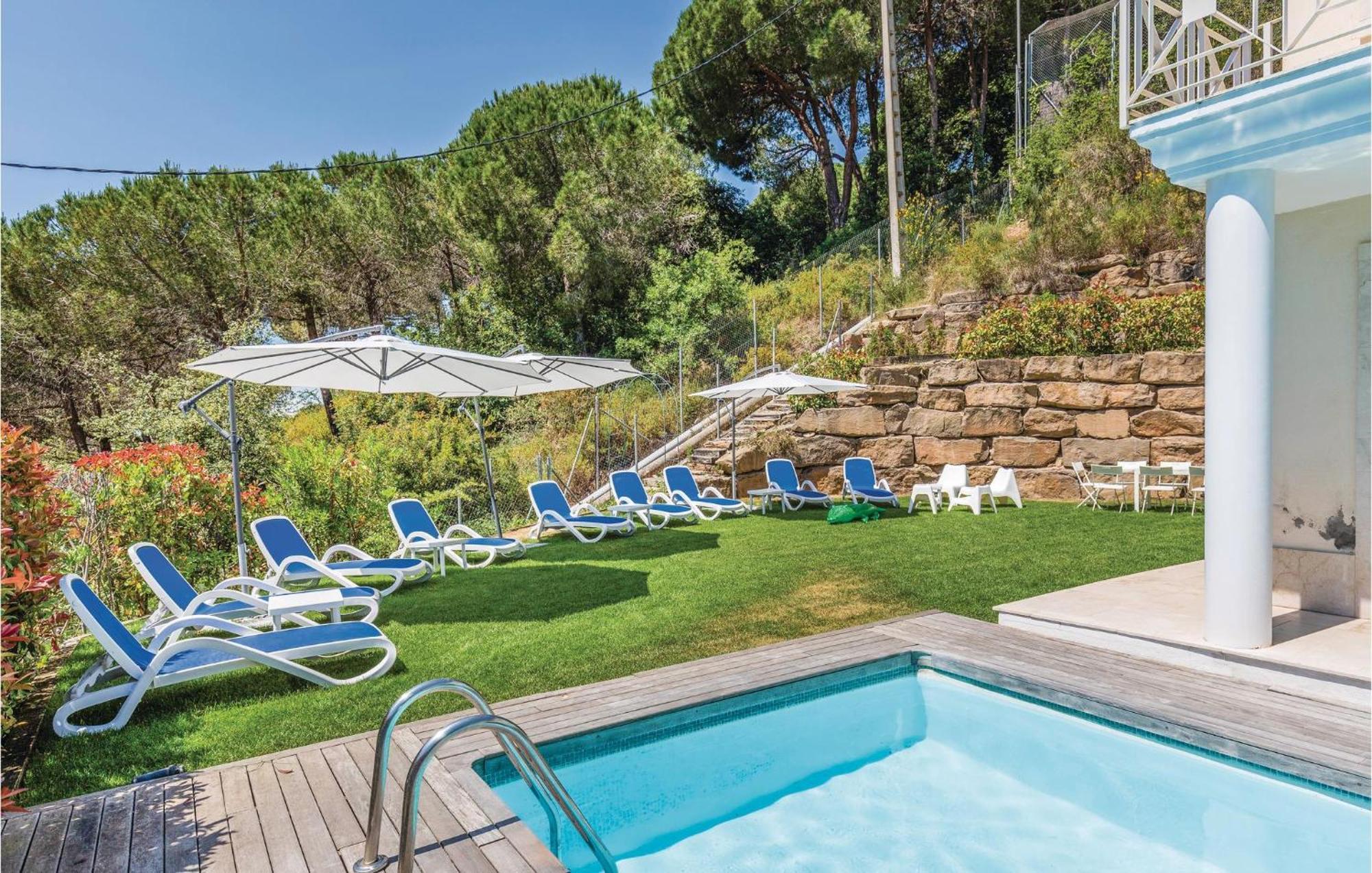 Nice Home In Cabrils With House A Mountain View Extérieur photo