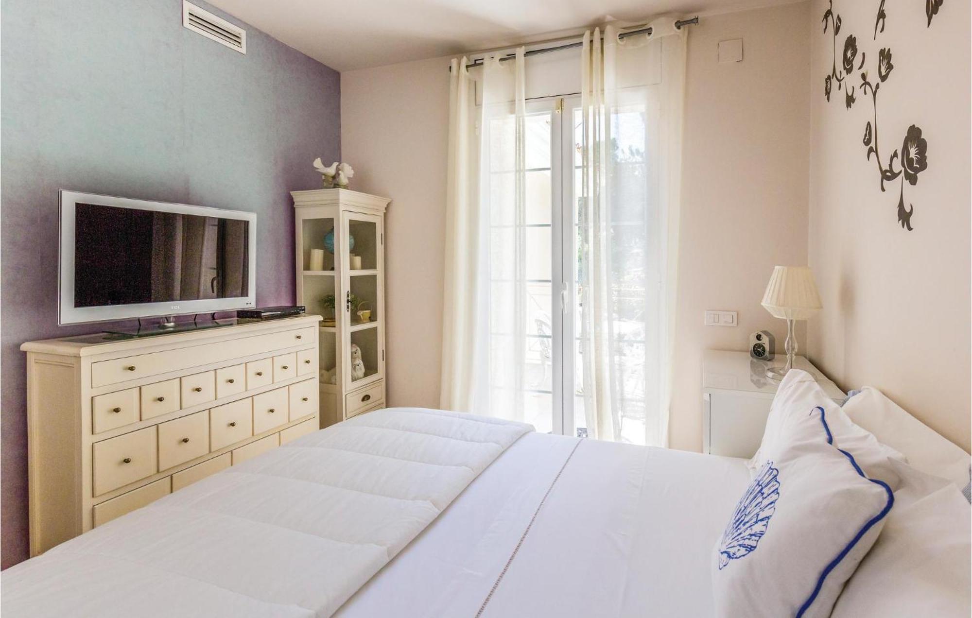 Nice Home In Cabrils With House A Mountain View Extérieur photo