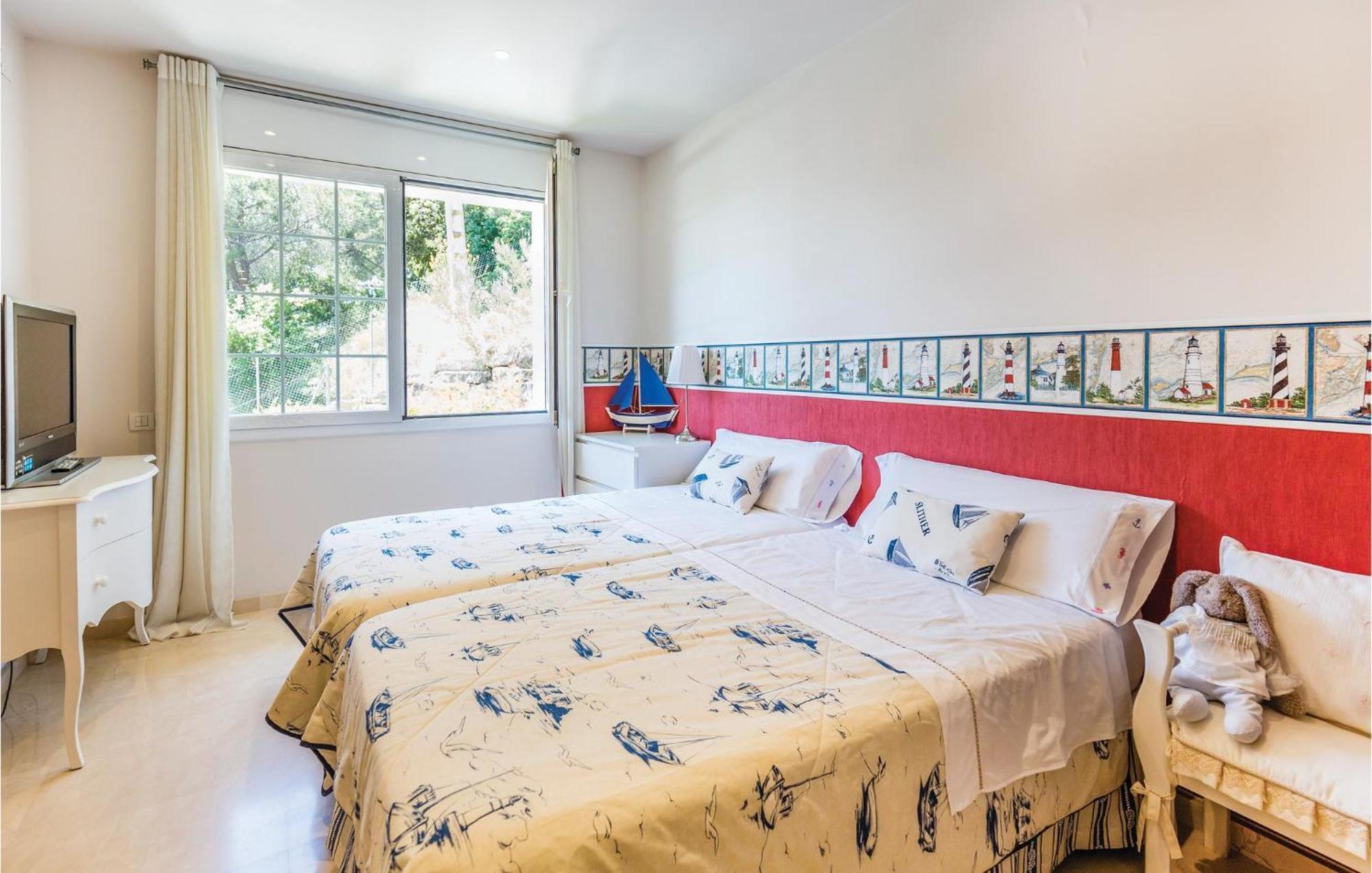 Nice Home In Cabrils With House A Mountain View Extérieur photo