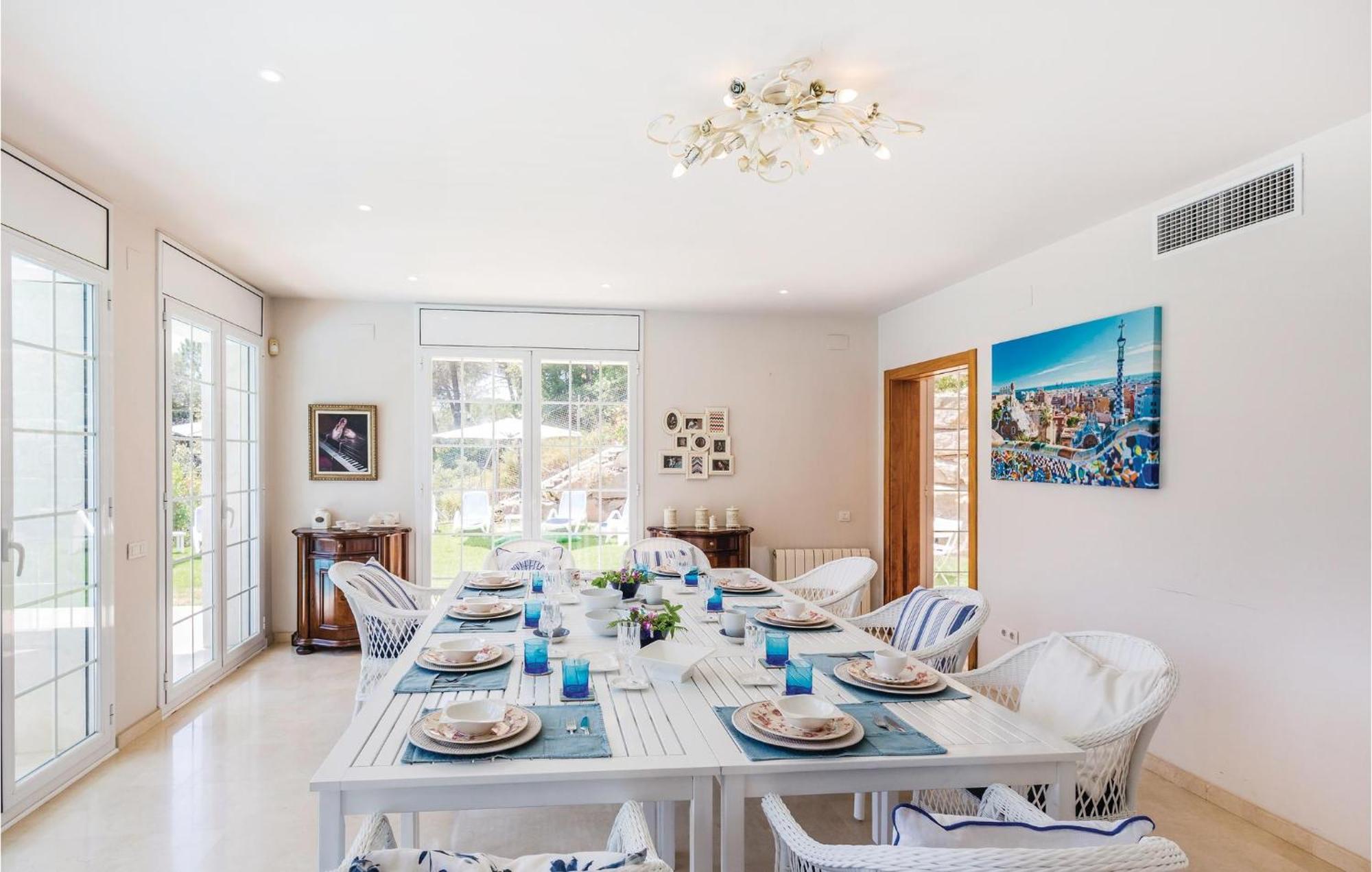 Nice Home In Cabrils With House A Mountain View Extérieur photo